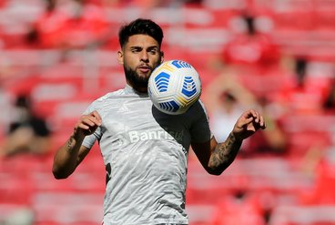 "Fenerbahçe'den Transfer Bombası: Yuri Alberto ve N'Golo Kante'ye Doğru Hızlı Adımlar!"