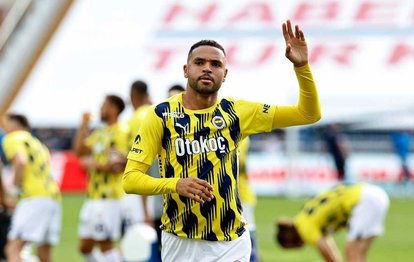 "Fenerbahçe'nin Faslı Golcüsü En Nesyri, Yeşil Saha Macerasına Veda Ediyor"